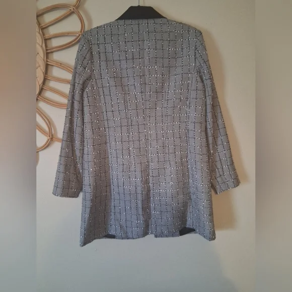 Karl Lagerfeld Paris Plaid Black and Gray Blazer Size 12 NWOT P2P 20